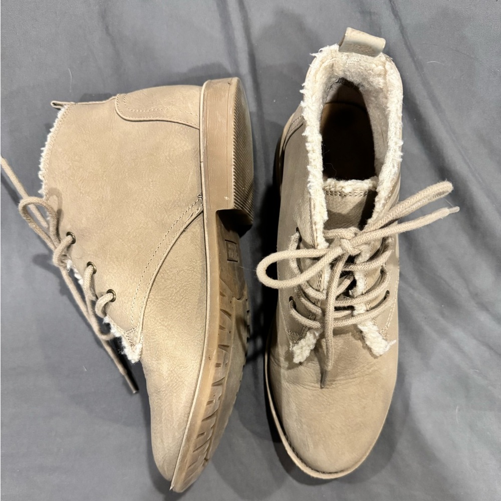 Sanoma Booties